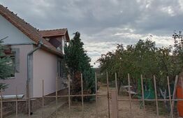 Casa cu 4 camere, 130 mp, teren de 798 mp, zona Iancuesti