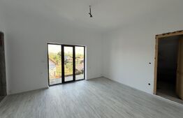 Casa cu 5 camere, 160 mp, 2.169 mp teren, zona Paulesti 