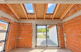 Duplex la rosu, 120 mp, teren 470 mp, zona Paulesti 