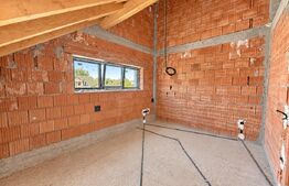 Duplex la rosu, 120 mp, teren 470 mp, zona Paulesti 