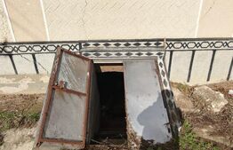Casa 3 camere, 90 mp, teren 4200 mp, zona Gerausa