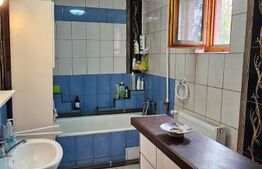 Casa de vanzare, cu 6 camere, 160 mp, zona Barcani 