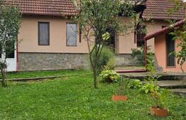 Casa de vanzare, cu 6 camere, 160 mp, zona Barcani 