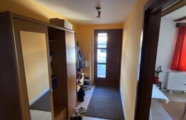 două case, de vanzare, pe un teren generos de 900 mp, zona Lunca Oltului