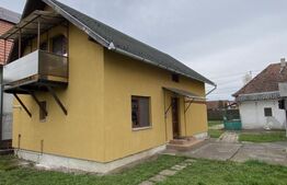 două case, de vanzare, pe un teren generos de 900 mp, zona Lunca Oltului