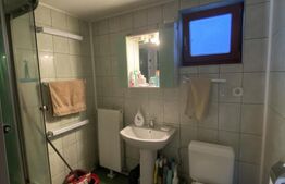 două case, de vanzare, pe un teren generos de 900 mp, zona Lunca Oltului