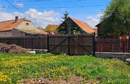 Teren intravilan de vânzare – 2755 mp, în centrul localității Ozun