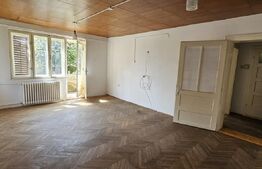 Casa cu 2 apartamente de 3 camere in centru