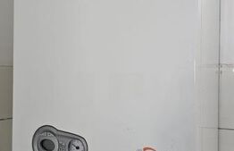 Casa cu 2 apartamente de 3 camere in centru