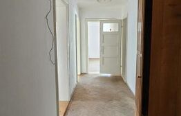 Casa cu 2 apartamente de 3 camere in centru