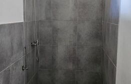 Casa cu 2 apartamente de 3 camere in centru