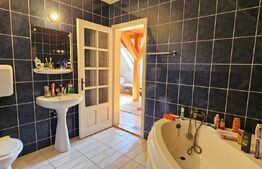 Casă, de vanzare, cu 6 camere, 300 mp, zona semicentrala