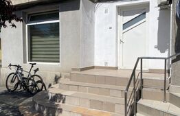 Apartament de vanzare, cu 3 camere, zona centrala