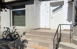 Apartament de vanzare, cu 3 camere, zona centrala