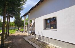 Casă spațioasă, de vanzare, cu 10 camere, 200 mp, zona semicentrala