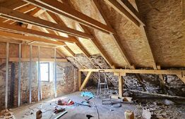 Casă spațioasă, de vanzare, cu 10 camere, 200 mp, zona semicentrala