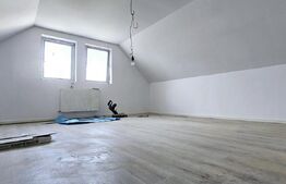 Casă spațioasă, de vanzare, cu 10 camere, 200 mp, zona semicentrala