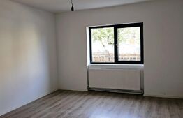 Casă spațioasă, de vanzare, cu 10 camere, 200 mp, zona semicentrala