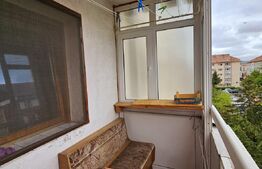  Apartament de vanzare, cu 3 camere, decomandat, str. N. Iorga- Sf.Gheorghe