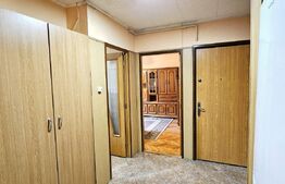  Apartament de vanzare, cu 3 camere, decomandat, str. N. Iorga- Sf.Gheorghe