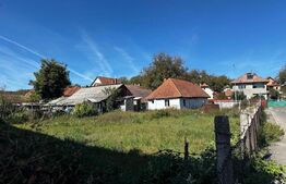 Teren intravilan, de vanzare, 680 mp cu casă demolabilă, zona Simeria