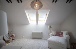 Casă de vanzare, cu 5 camere, 280 mp, zona Nord