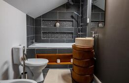 Casă de vanzare, cu 5 camere, 280 mp, zona Nord