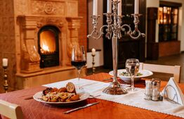 Conac de vânzare 7 camere cu bai proprii, cramă, ciubăr și potențial