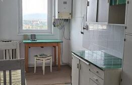 Apartament cu 3 camera, zona Spitalului