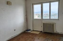 Apartament cu 3 camera, zona Spitalului