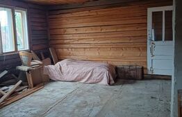 Casă dublă în comuna Hătuica, chiar în vecinătatea băilor termale.