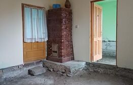 Casă dublă în comuna Hătuica, chiar în vecinătatea băilor termale.