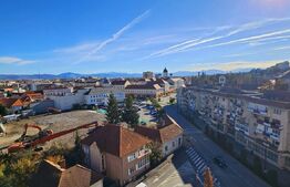 Apartament ultracentral, spațios, cu priveliște panoramică 