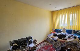 Apartament generos: 97,5 mp, 5 camere, 2 băi mari