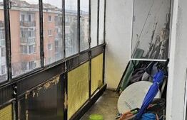 Apartament generos: 97,5 mp, 5 camere, 2 băi mari