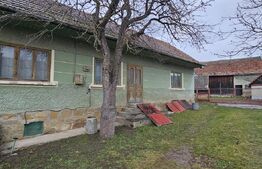 Casa de caramida in Bicfalau