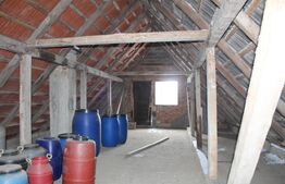 Casă solidă cu teren în Boroșneu Mic – liniște si natură 