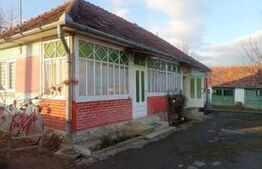 Casa de lemn cu 2 camere