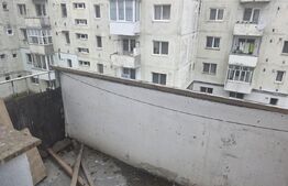 Apartament cu 3 camere, 48 mp, zona Ciucului