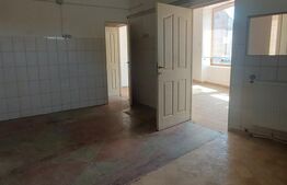 Spatiu comercial central I Vitrina stradala I Curte, Pivnita, Mansarda
