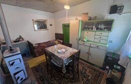 Casa traditionala din lemn in satul Zoltan