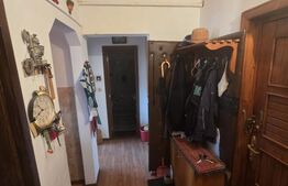 Apartament cu 2 camere decomandate.
