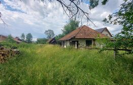 Proprietate cu potențial: 860 mp teren intravilan, casă și anexă, Ghidfalău