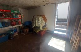 Vila cu teren intravilan, 4.400 mp, Valcele