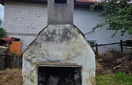 Casa traditionala din caramida in satul Anghelus