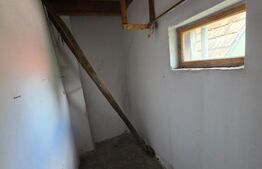 Casa traditionala din caramida in satul Anghelus