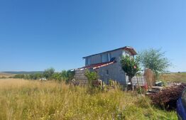 Casa cu 450 mp teren, de weekend sau rezidential, Dobolii De Jos