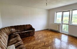 Apartament cu 3 camere, 66 mp, zona Simeria