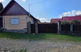 Casa de caramida, 3 camere, teren 1.208 mp, satul Micfalau
