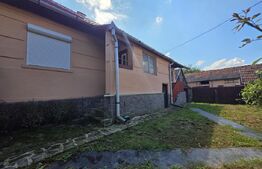Casa de caramida, 3 camere, teren 1.208 mp, satul Micfalau